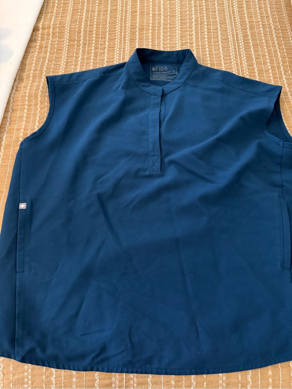 Figs Deep Reef Rafaela Scrub Top